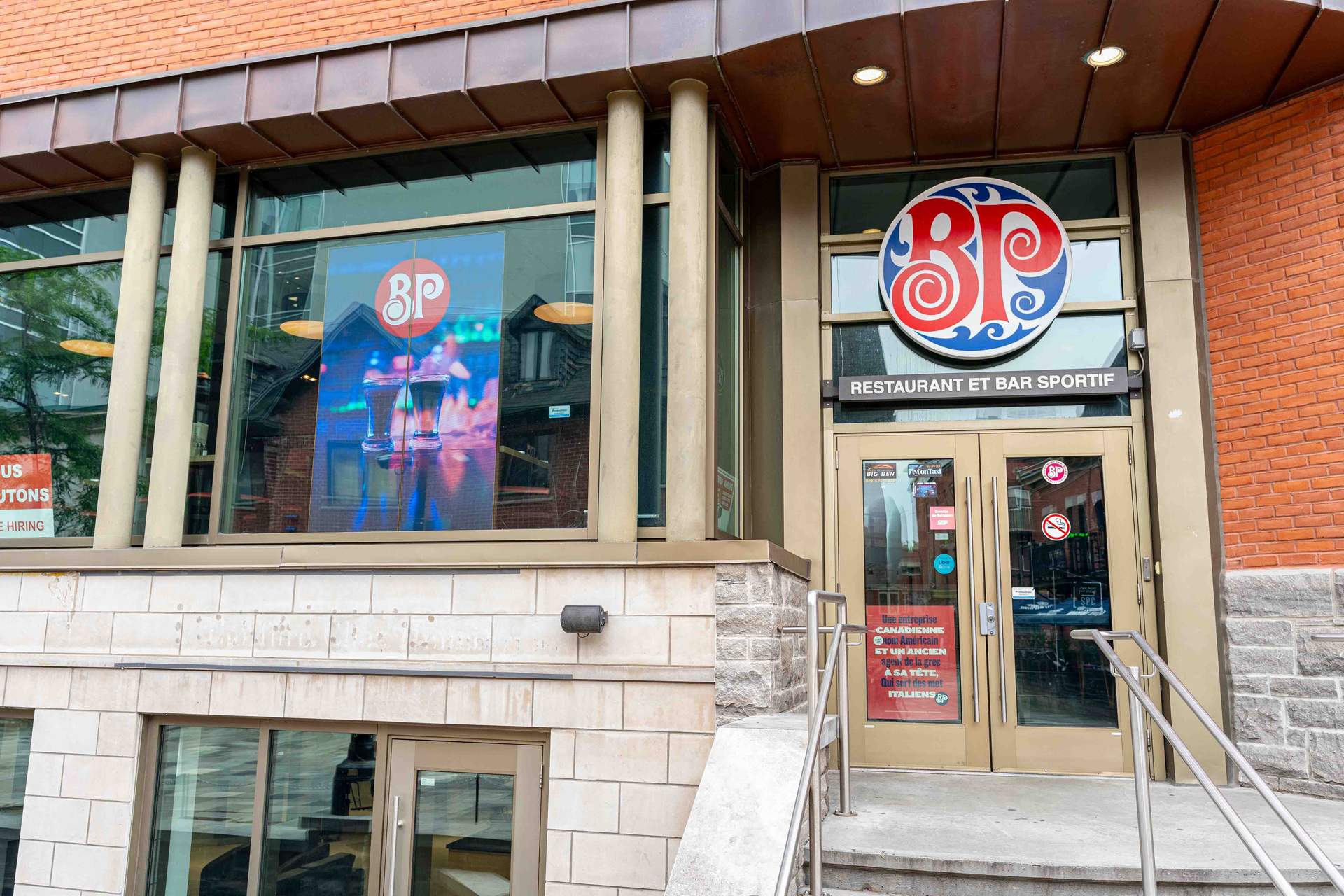 LumiVue LED display panels lit up at Boston Pizza, Gatineau, Quebec